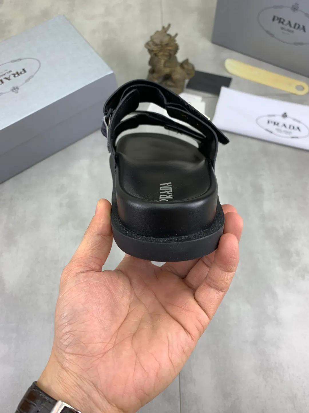 Men's shoes 💰P340💰【New style】🎁🎁🎁 PRADA Prada's new casual slippers, original official website, perfect workmanship, transmitting a kind of noble luxury, sublimating its definition of luxury in Prada's high-end extraordinary craftsmanship. Original combination outsole, code number: 38-44 (45 customized) Multiple colors 🉑️ to choose from